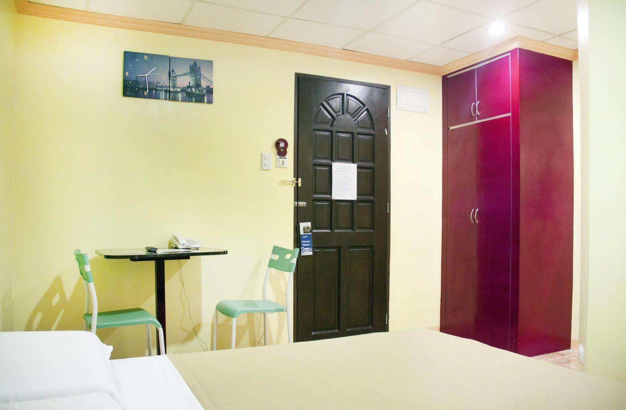 Allson'S Inn Cebu Extérieur photo